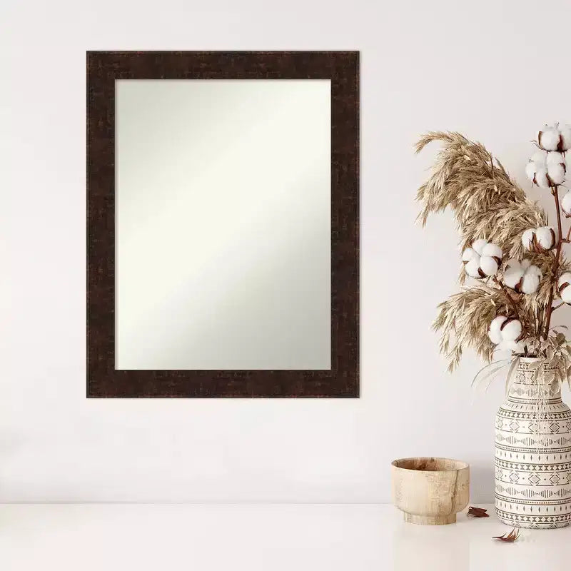 Espejo de pared estrecho de bronce moteado sin bisel de 22" x 28"