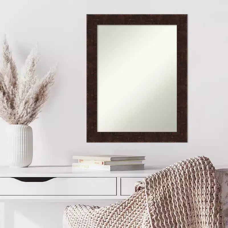 Espejo de pared estrecho de bronce moteado sin bisel de 22" x 28"