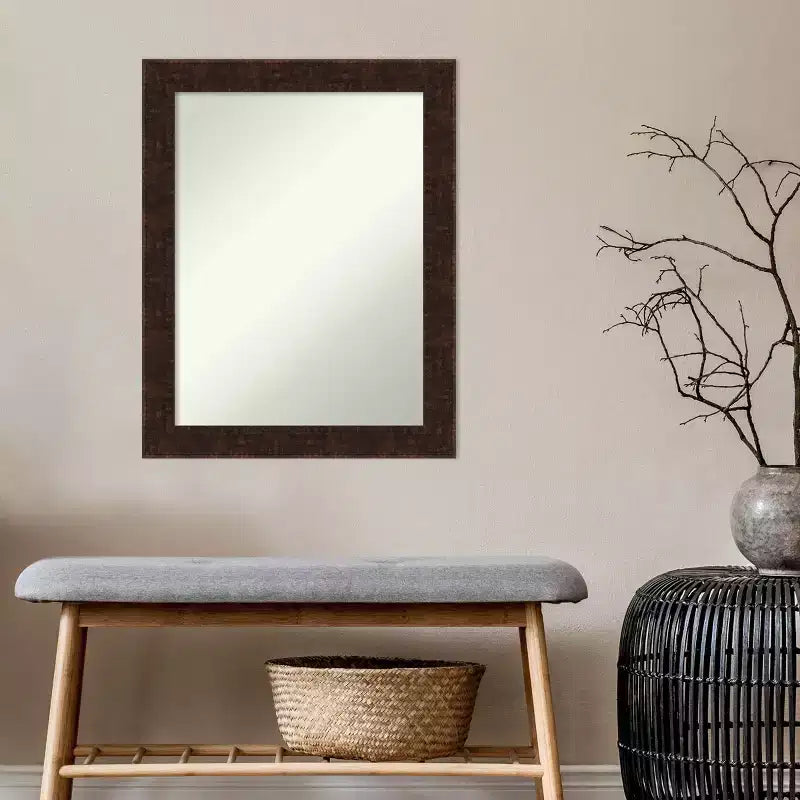 Espejo de pared estrecho de bronce moteado sin bisel de 22" x 28"