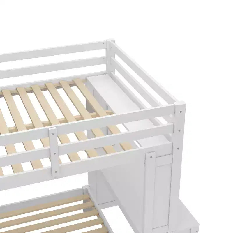 Litera Full XL/Full sobre Twin con cama inferior desmontable y escritorio, armazón de litera de madera maciza con estantes integrados y armario blanco