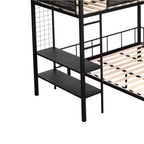 Litera doble sobre matrimonial con panel de rejilla y estantes de 2 niveles, litera de metal con escalera incorporada y barandilla de longitud completa, negra